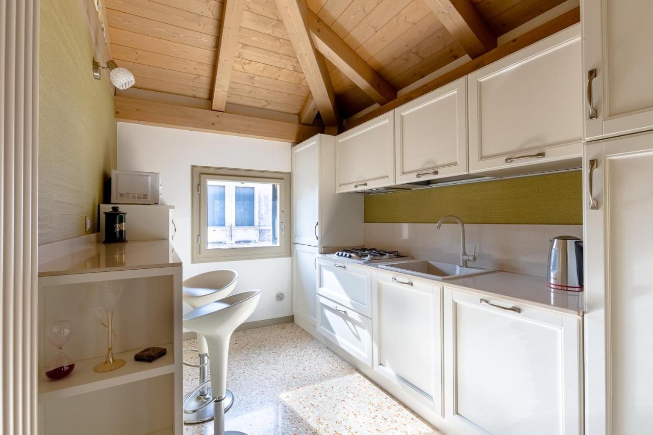 Ca' Cappello Venice Apartment 2 With Canal View المظهر الخارجي الصورة