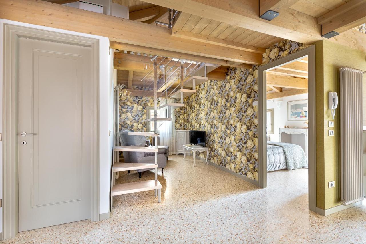 Ca' Cappello Venice Apartment 2 With Canal View المظهر الخارجي الصورة
