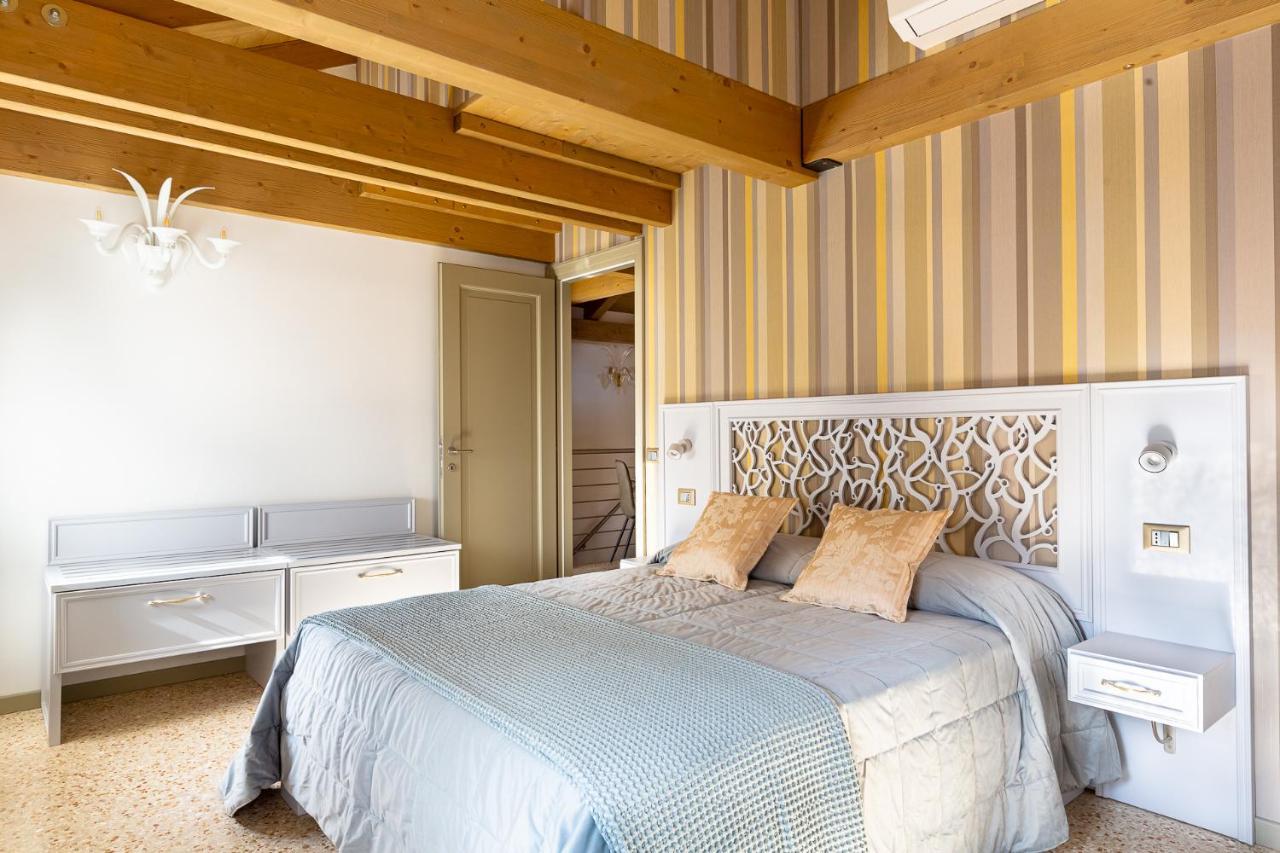 Ca' Cappello Venice Apartment 2 With Canal View المظهر الخارجي الصورة