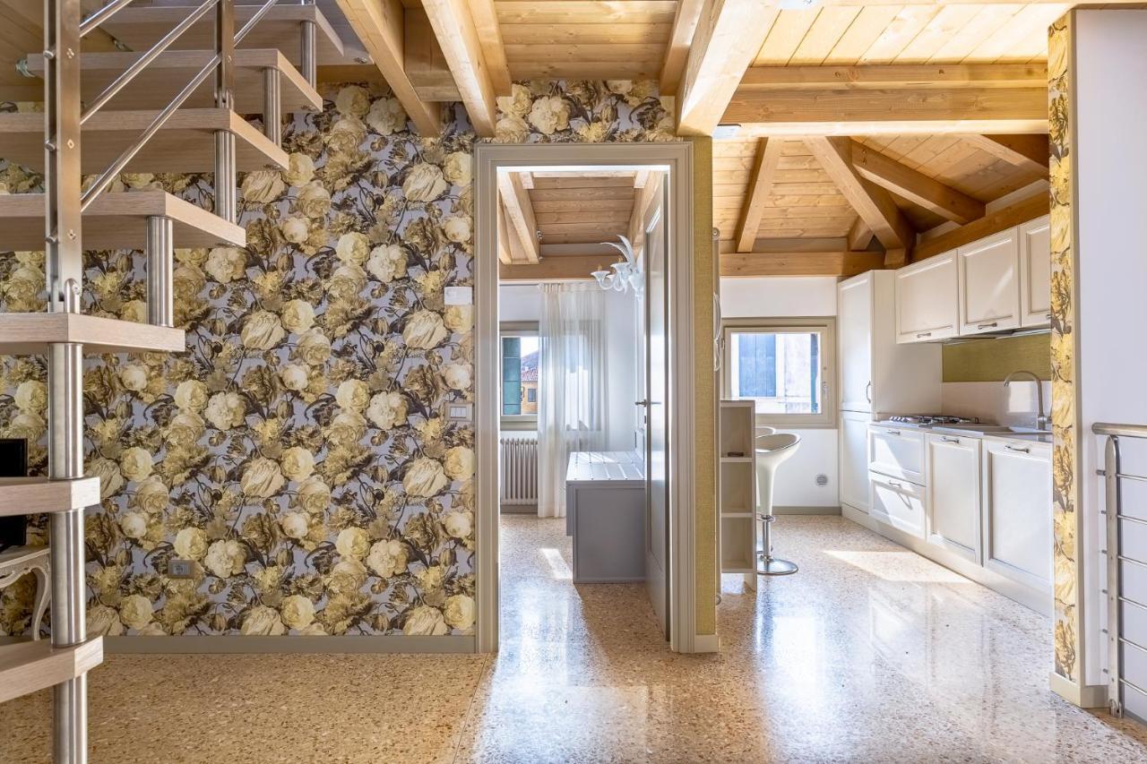 Ca' Cappello Venice Apartment 2 With Canal View المظهر الخارجي الصورة