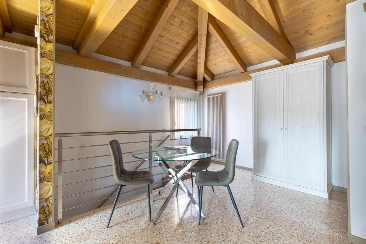 Ca' Cappello Venice Apartment 2 With Canal View المظهر الخارجي الصورة