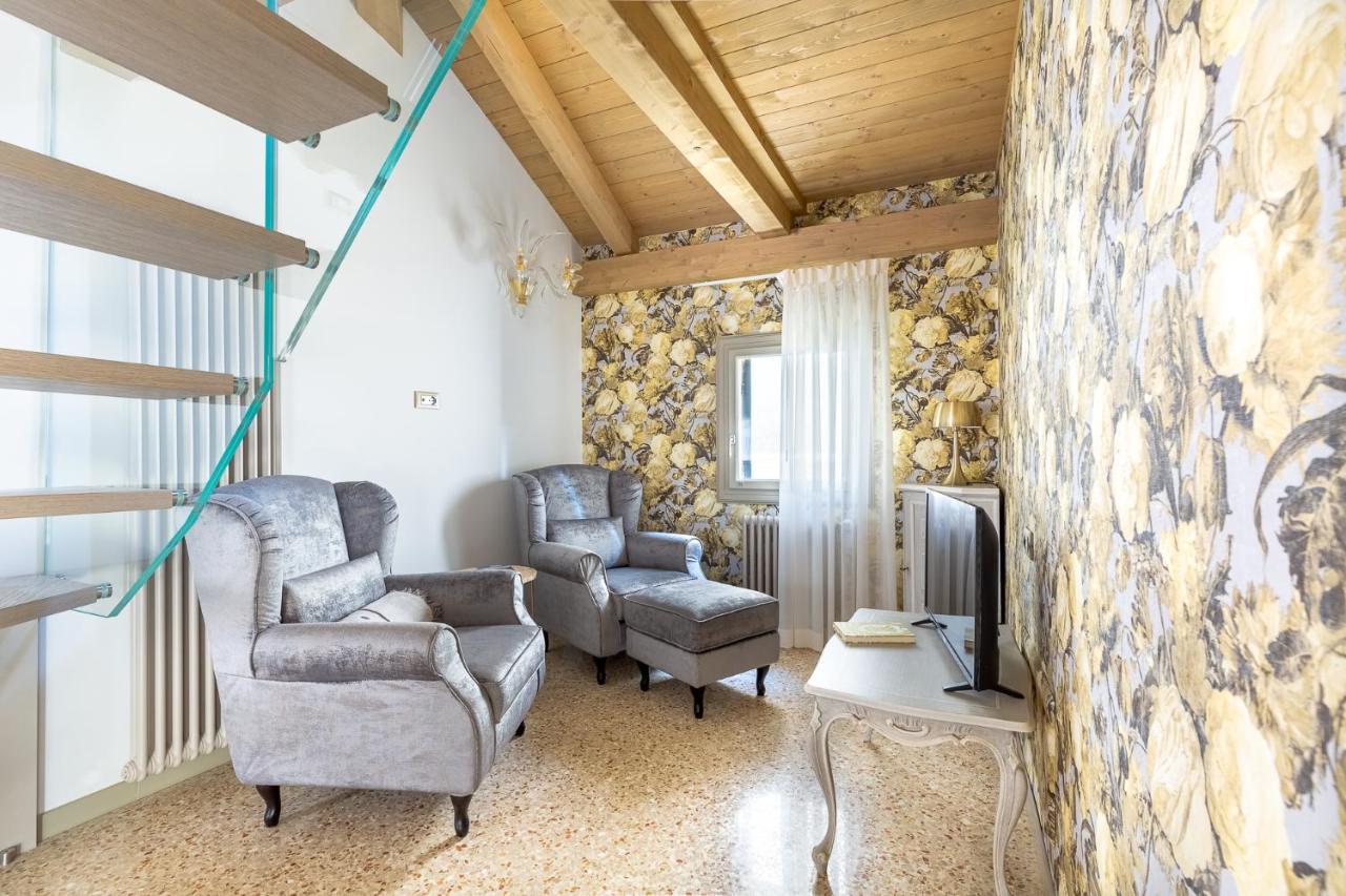 Ca' Cappello Venice Apartment 2 With Canal View المظهر الخارجي الصورة