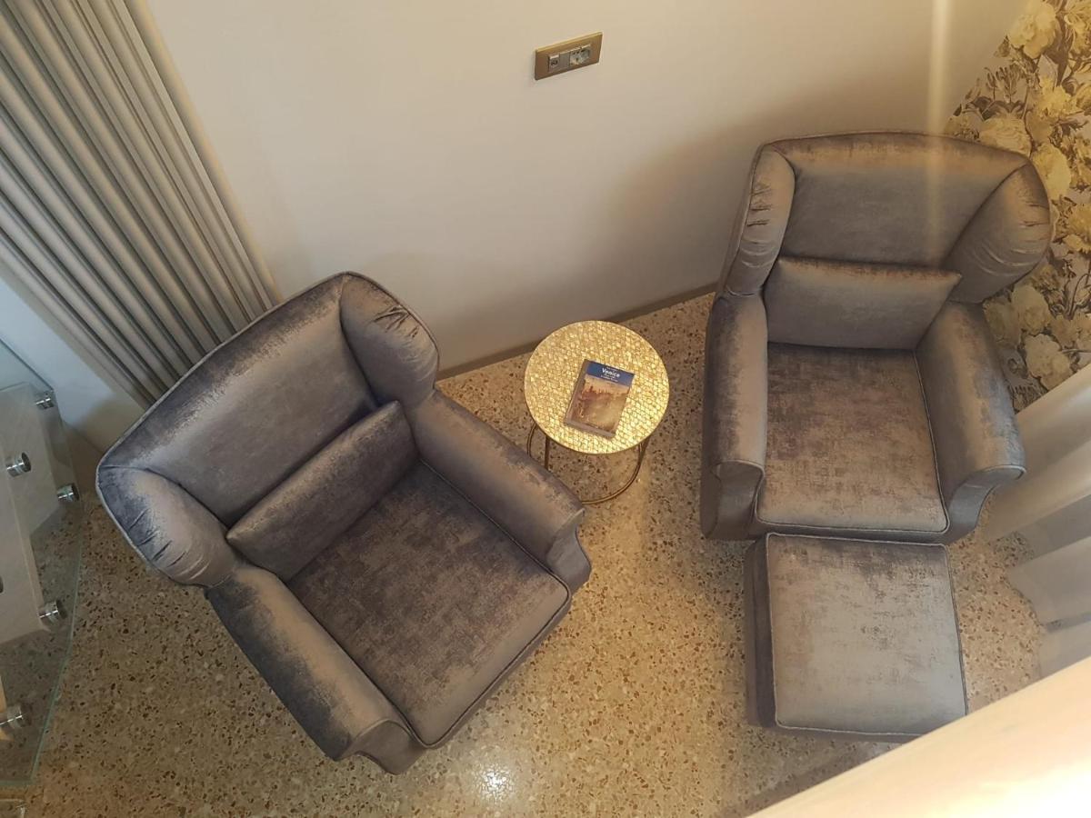 Ca' Cappello Venice Apartment 2 With Canal View المظهر الخارجي الصورة