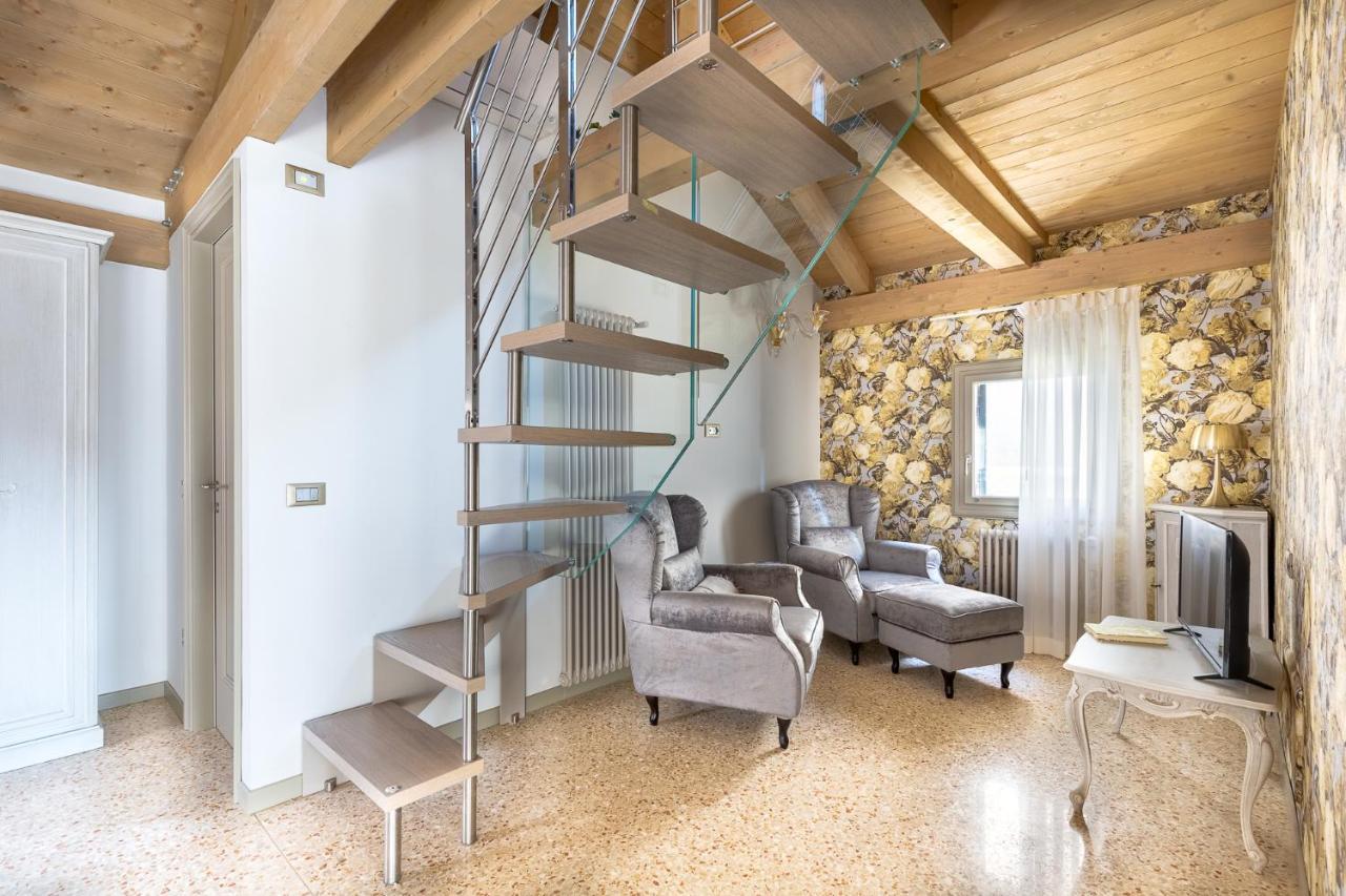 Ca' Cappello Venice Apartment 2 With Canal View المظهر الخارجي الصورة